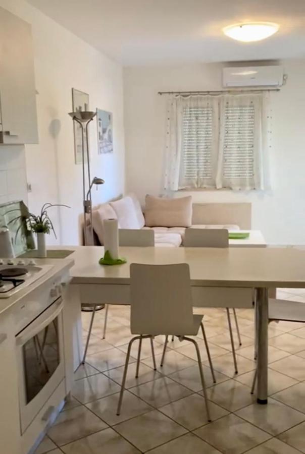 Appartement Jersani à Murter Extérieur photo